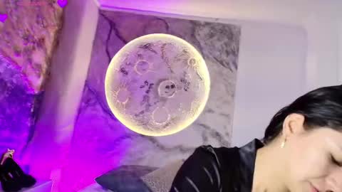 roxanaborns online show from November 17, 1:01 pm