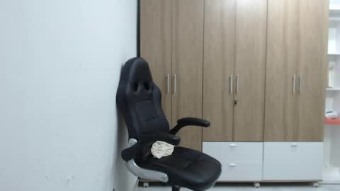 Roxana online show from April 21, 2:51 am