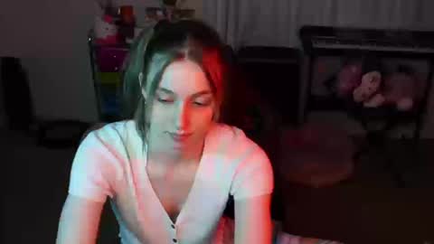 Snapshot of roxiethefox chatting on September 24, 1:37 am roxie online show from September 24, 1:37 am