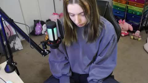 Snapshot of roxiethefox chatting on October 12, 2:41 pm roxie online show from October 12, 2:41 pm