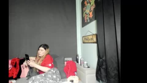 roxihazeleyes online show from February 6, 6:17 am