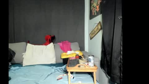 roxihazeleyes online show from April 16, 12:33 am