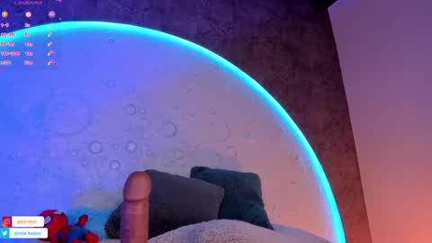 Snapshot of roxxxevelvet chatting on February 22, 8:15 pm Roxx IG  online show from February 22, 8:15 pm