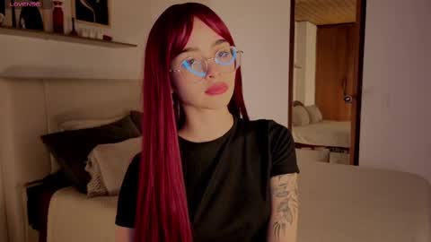 Snapshot of roxxy_mora chatting on October 20, 10:13 pm Roxxy online show from October 20, 10:13 pm