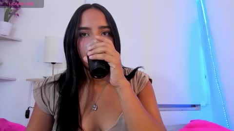 roxy_stone1 online show from December 1, 7:27 pm