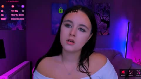 Snapshot of rozmary_ket chatting on October 9, 1:37 pm Im Rozmary nice to meet you 3 online show from October 9, 1:37 pm