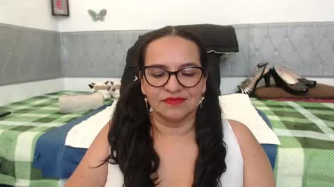 Snapshot of ruby_brown_ chatting on September 17, 7:45 pm Ruby online show from September 17, 7:45 pm