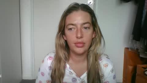 rubyredxxxoxxx online show from February 11, 8:27 am