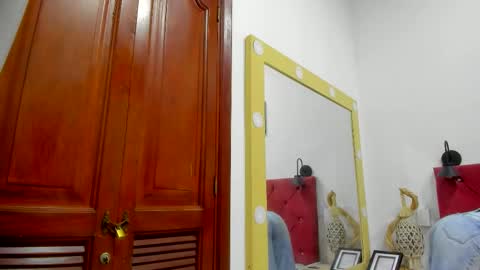 Ruth online show from December 16, 1:17 pm