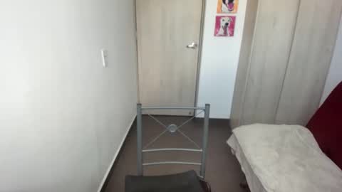 Sara online show from December 3, 9:01 pm