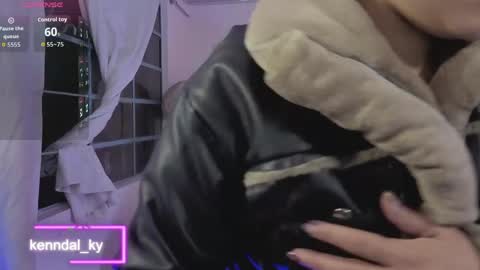 saaya_tay online show from April 2, 3:15 am