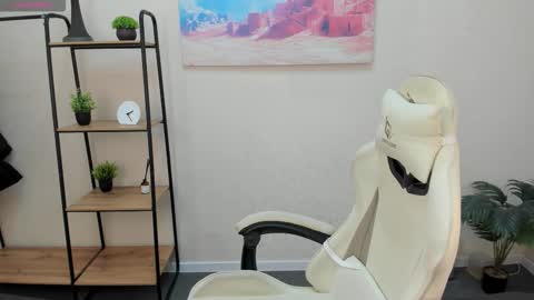 sabrina_moun online show from October 21, 9:35 am