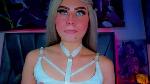 Snapshot of sabrinaexpositoxx chatting on December 28, 7:33 am SABRI online show from December 28, 7:33 am