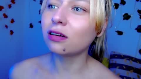 Snapshot of sabrinaexpositoxx chatting on March 10, 8:06 am SABRI online show from March 10, 8:06 am