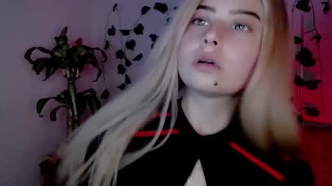 Snapshot of sabrinaexpositoxx chatting on September 13, 11:46 pm SABRI online show from September 13, 11:46 pm