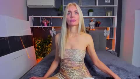 Sabrina online show from December 21, 4:00 pm