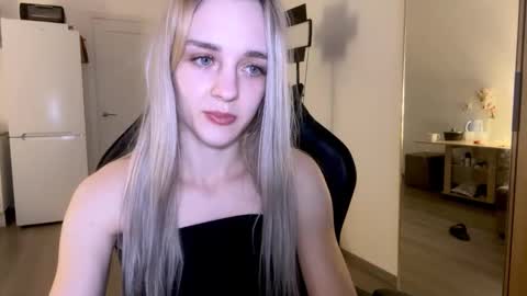 Snapshot of sailormoon666_ chatting on February 27, 9:14 pm Sofia online show from February 27, 9:14 pm