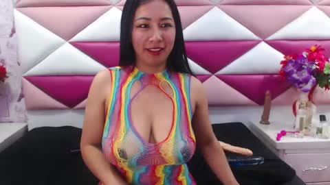 Snapshot of salmasantos chatting on December 8, 2:07 am salmasanto online show from December 8, 2:07 am