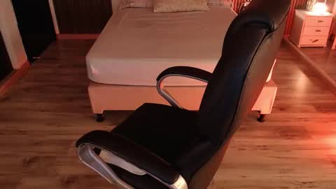 SAM MANSON online show from February 11, 12:17 pm