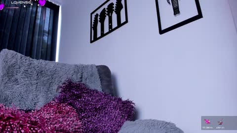  Samantha  online show from January 29, 6:39 pm