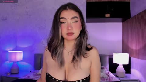 Snapshot of samanta_bone chatting on December 5, 9:06 pm Samanta online show from December 5, 9:06 pm