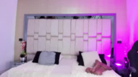 samantavazquez online show from September 13, 4:31 am