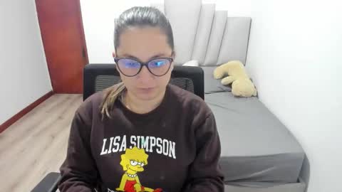 Samantha  online show from January 7, 11:30 pm