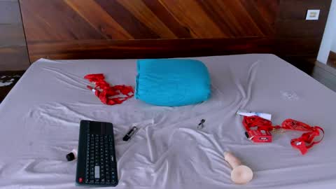 SAMANTHA online show from May 31, 6:09 pm