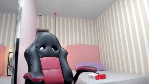    online show from February 12, 7:26 pm