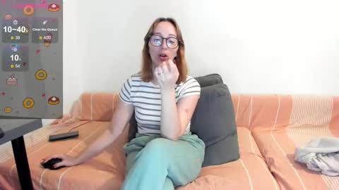 Snapshot of samarafromthewell chatting on October 9, 8:35 pm Samara From The Well online show from October 9, 8:35 pm
