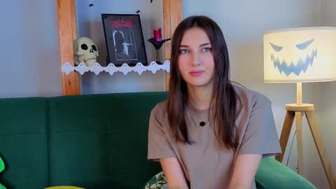 Snapshot of sandili chatting on October 30, 1:41 am Isabel but you can call me Bella online show from October 30, 1:41 am