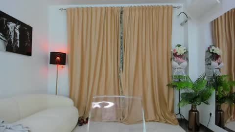 Sandra online show from April 22, 8:50 pm