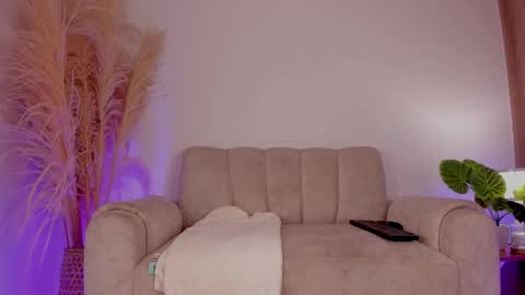 S A R A online show from November 1, 5:33 am