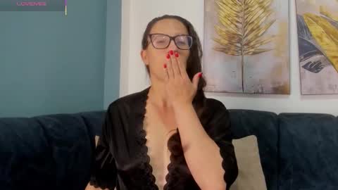 Sara   online show from January 12, 12:32 pm