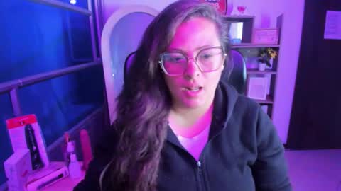 sara_thonson_ online show from November 9, 3:24 am