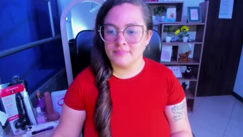 sara_thonson_ online show from September 30, 3:56 am