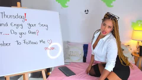 sarah  cinnamon online show from October 30, 7:59 pm