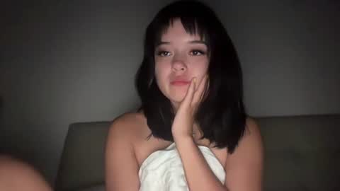 Snapshot of sarah_heart_aus chatting on February 6, 1:21 pm Sarah Heart Aus online show from February 6, 1:21 pm