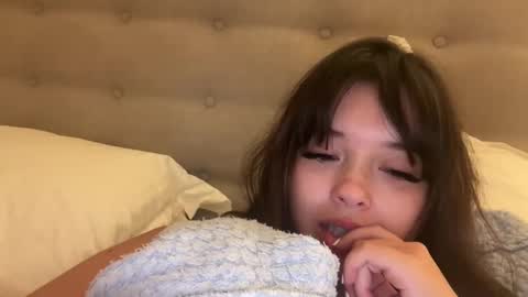 Snapshot of sarah_heart_aus chatting on January 12, 11:50 am Sarah Heart Aus online show from January 12, 11:50 am