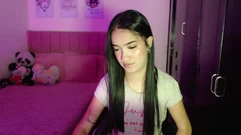 Sarah online show from February 5, 9:18 pm