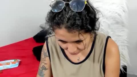 Sarah online show from April 3, 4:43 am