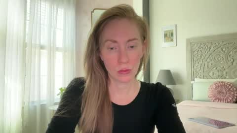 Sarah online show from June 20, 6:11 pm