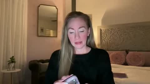 Sarah online show from June 3, 3:40 am