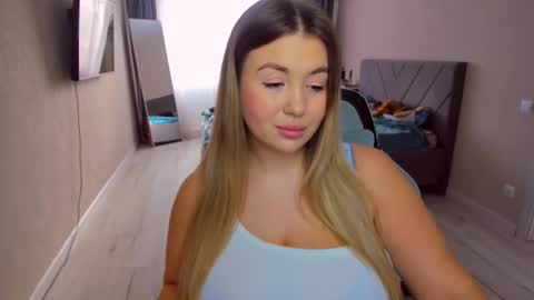 Sarah online show from March 9, 12:41 pm