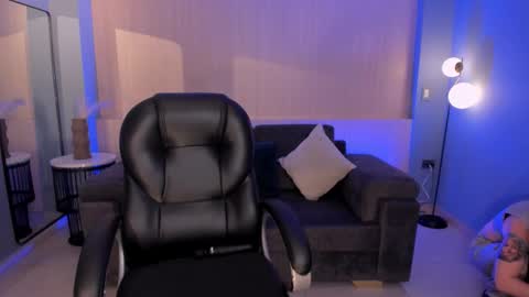 Sarah Rhodes online show from February 14, 12:40 pm