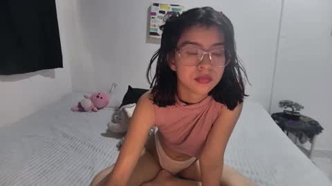 Sarah  online show from November 12, 7:12 pm