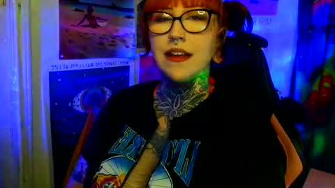 Sarah T online show from May 16, 7:11 am