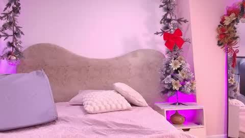 Sara  online show from November 29, 12:20 pm