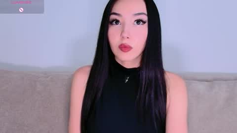 Mia online show from March 17, 10:19 am