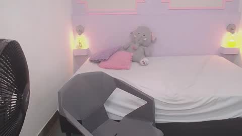 saravixen1 online show from November 16, 3:41 am